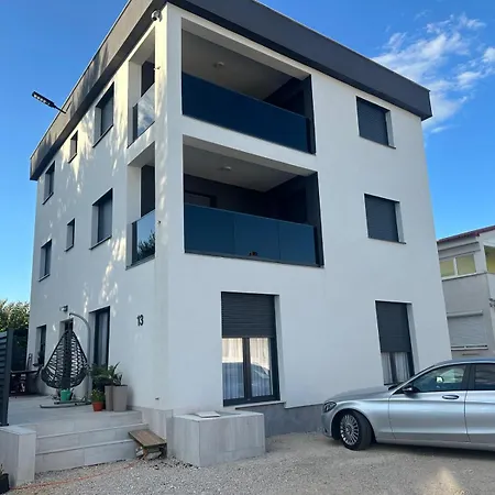 Apartmani Vir شقة فير